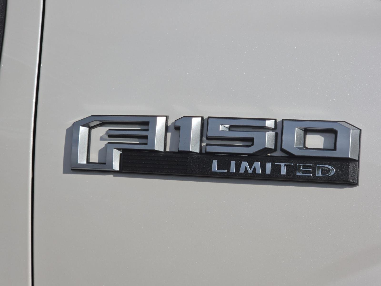 Used 2016 White Platinum Metallic Tri-Coat Ford Limited image 12