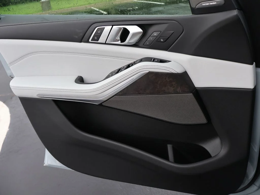 New 2026 Gray BMW xDrive40i image 39