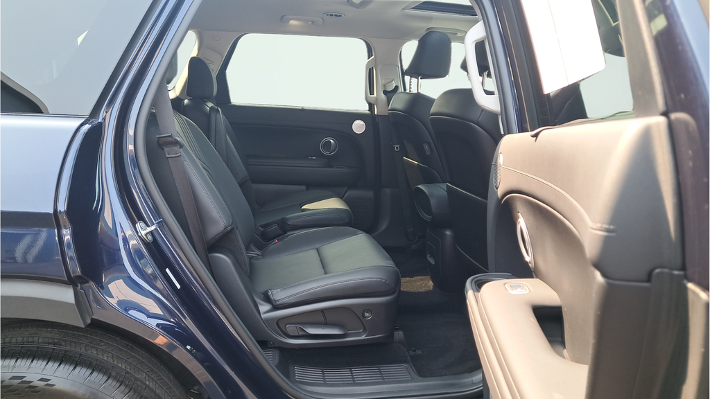 Used 2026 Blue Hyundai SEL Convenience image 14