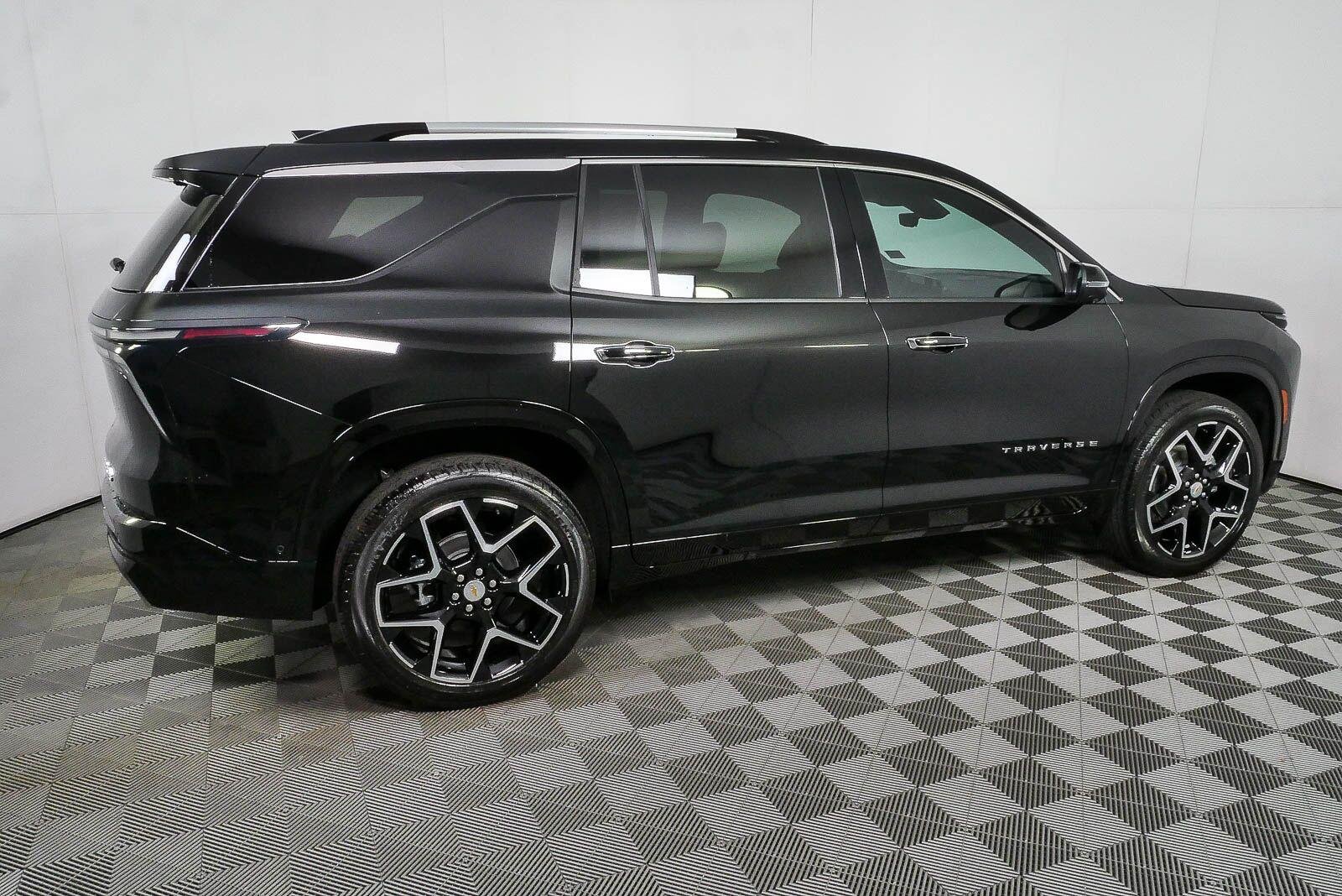 New 2026 Mosaic Black Metallic Chevrolet High Country image 2