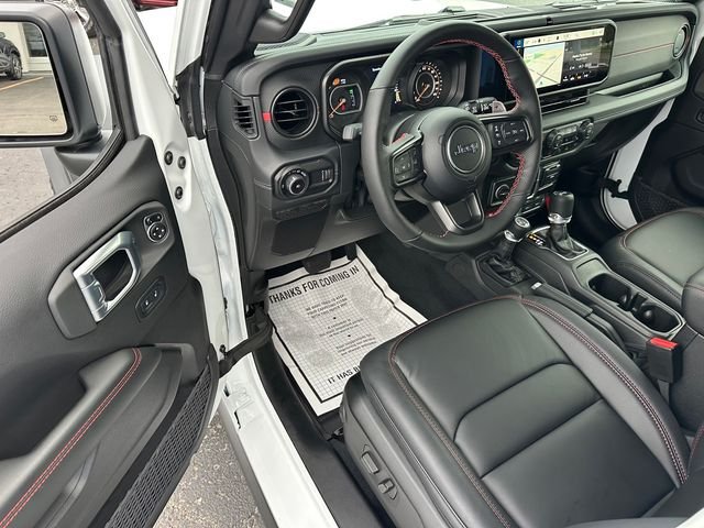 New 2026 Bright White Clear-Coat Exterior Paint Jeep 392 Moab image 31
