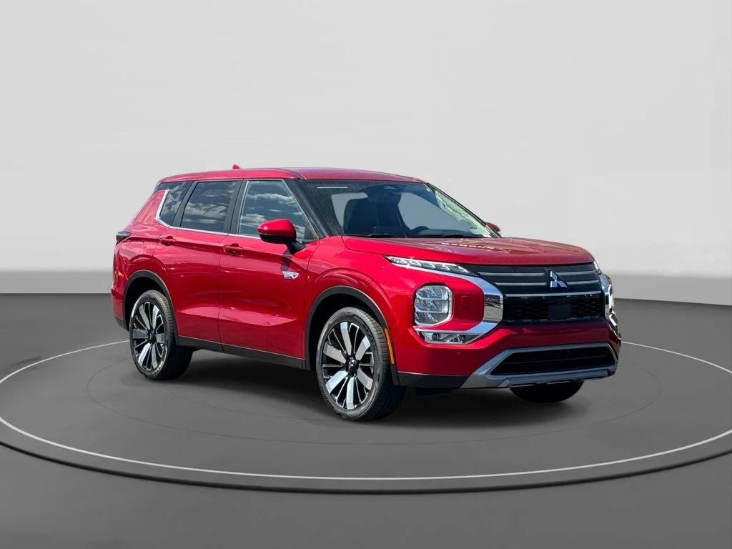 New 2026 Red Diamond Mitsubishi SE image 2