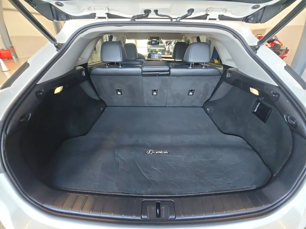 Used 2021 White Lexus 350 image 23