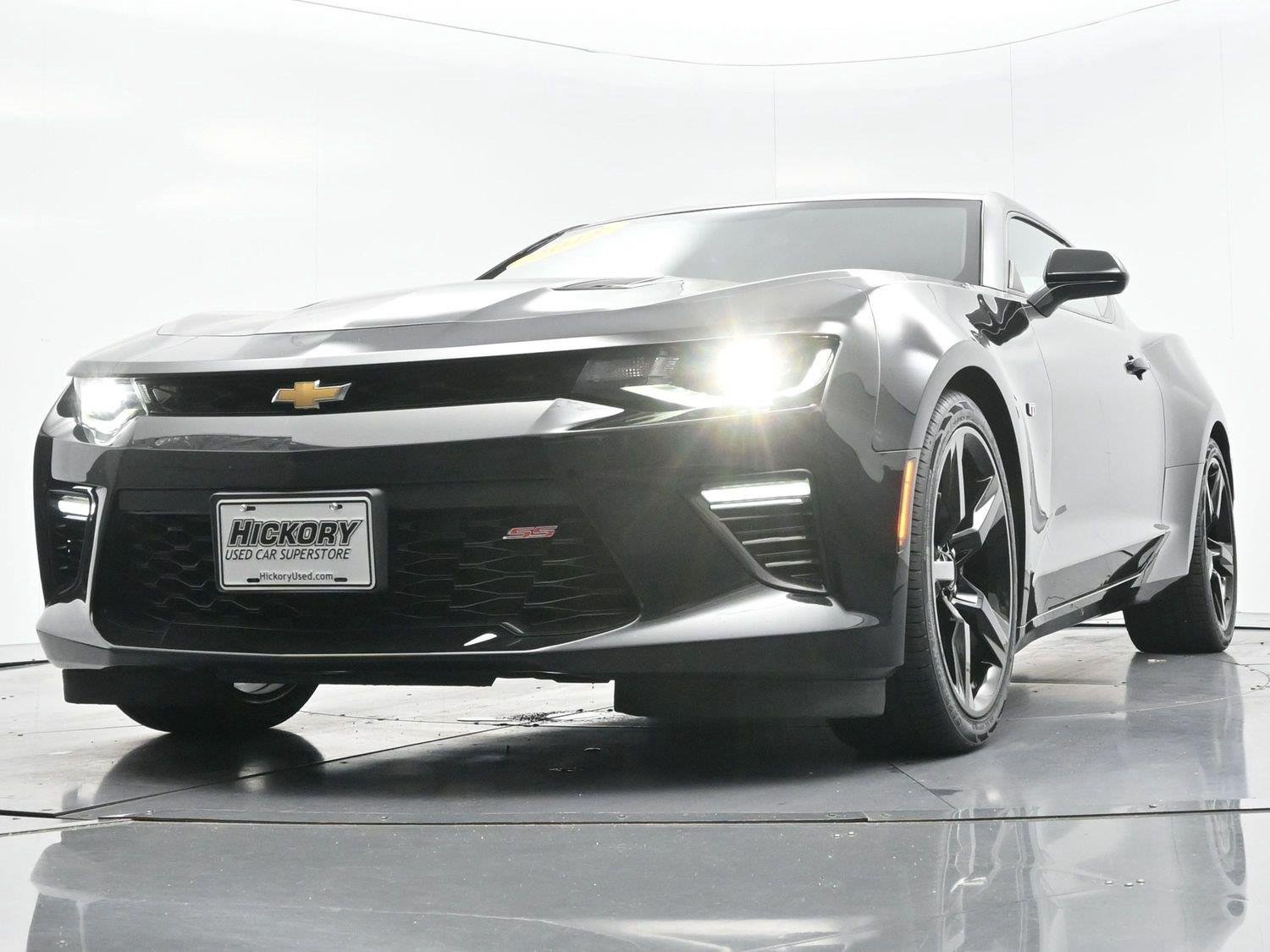 Used 2018 Black Chevrolet 2SS image 45