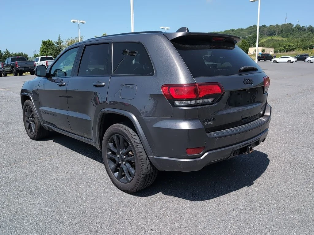 Certified Used 2021 Gray Jeep Laredo X image 7