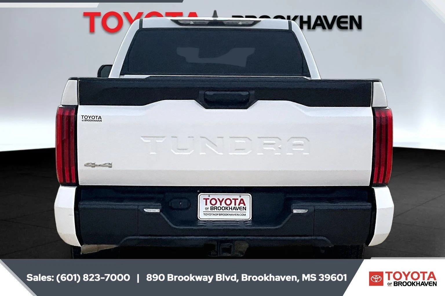 Used 2023 Ice Cap Toyota SR5 image 4
