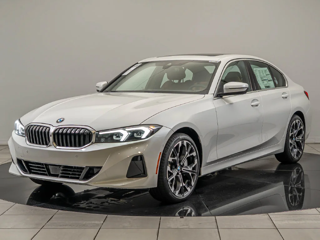 New 2026 Mineral White Metallic BMW 330i xDrive image 1