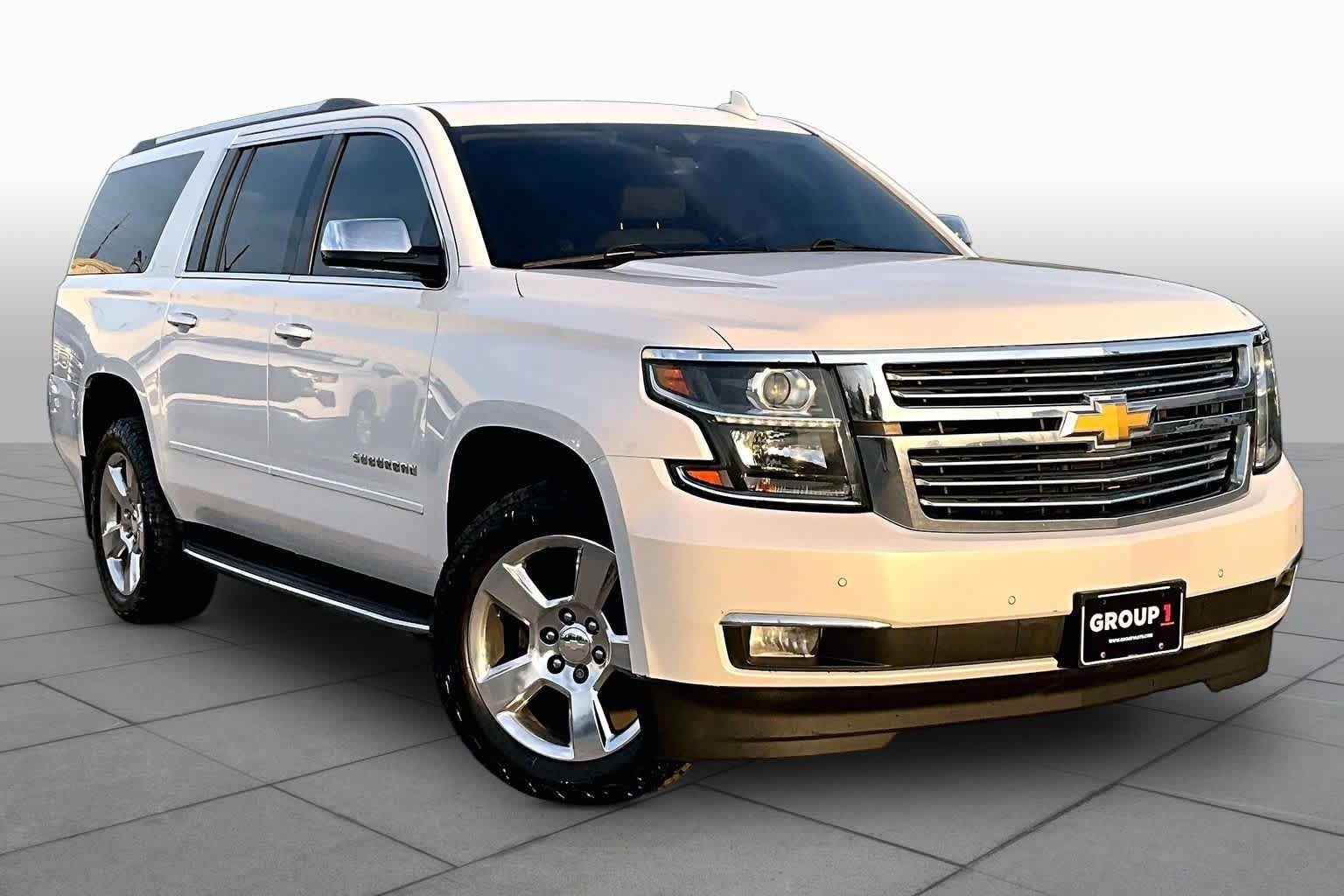 Used 2019 Iridescent Pearl Tricoat Chevrolet Premier image 3