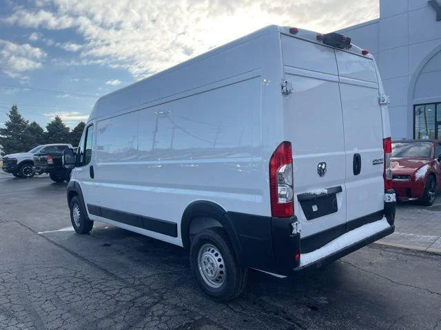 New 2026 Bright White Clear-Coat Exterior Paint RAM Tradesman image 4