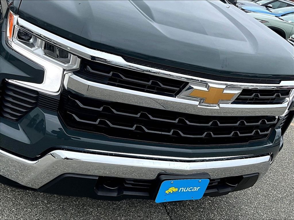 Used 2025 Gray Chevrolet LT image 31