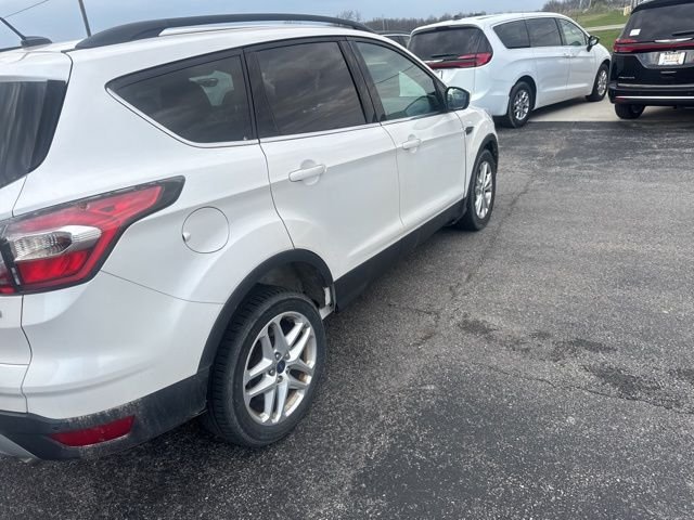 Used 2017 Ford Escape SE with VIN 1FMCU0GD5HUB08074 for sale in Defiance, OH