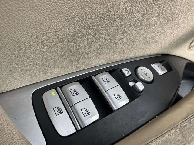 Used 2020 White BMW xDrive30i image 24