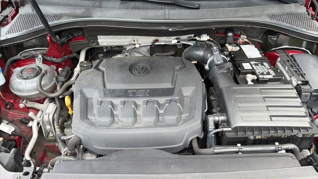 Used 2019 Red Volkswagen 2.0T SE image 27