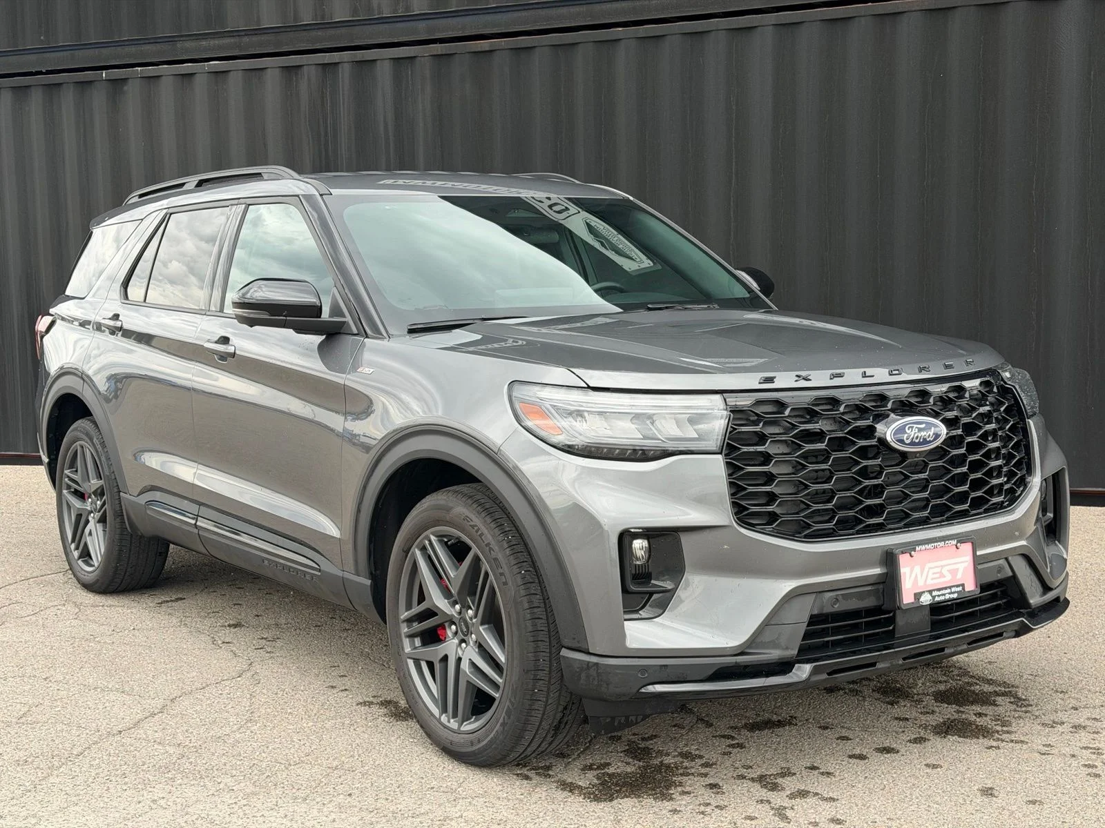 Used 2025 Gray Ford ST-Line image 3