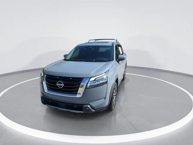 Used 2024 Gray Nissan Platinum image 4