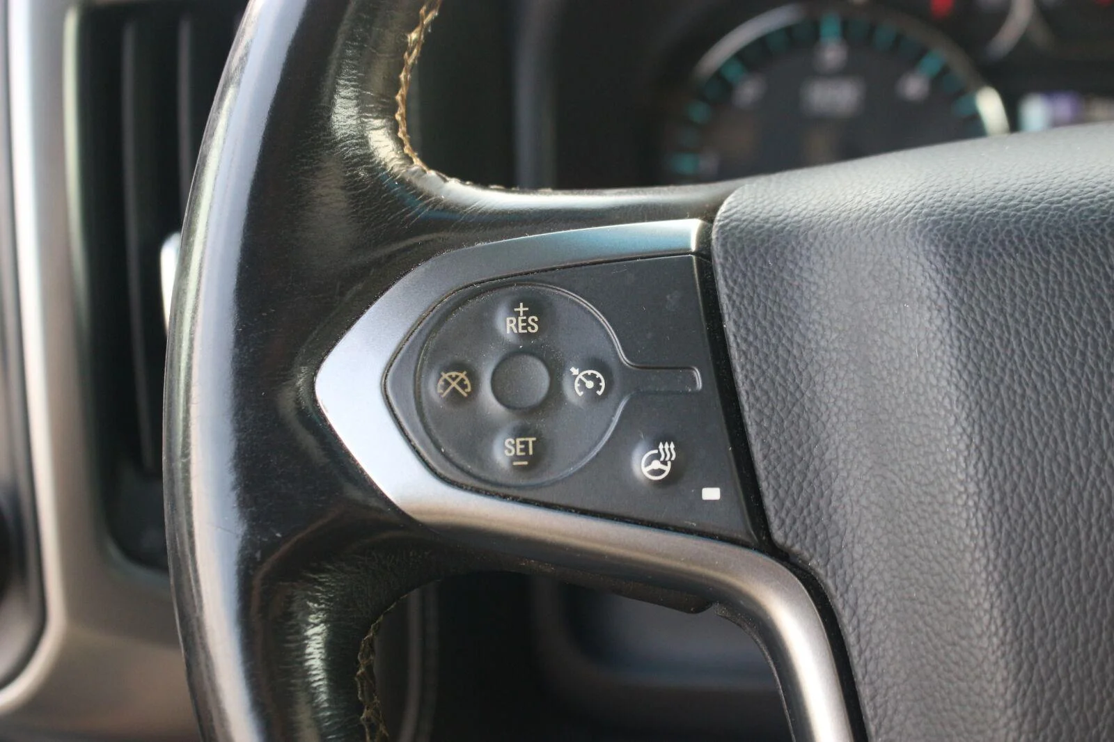 Used 2015 SLATE GREY METALLIC Chevrolet LTZ image 21
