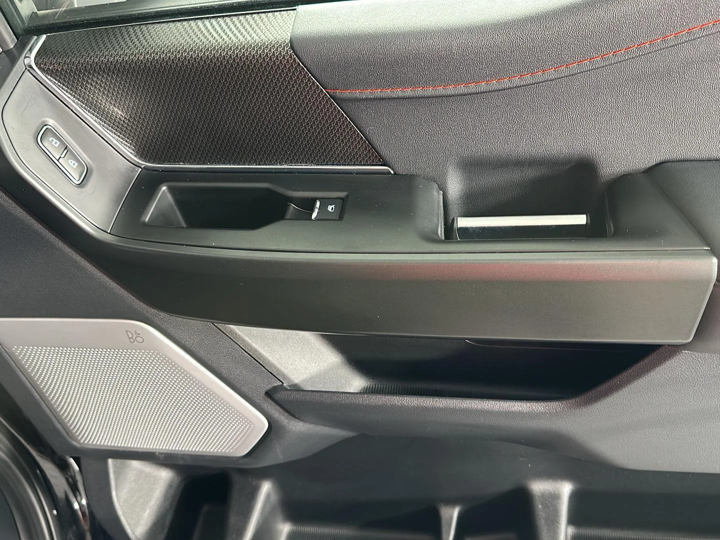 Used 2025 Agate Black Metallic Ford Raptor image 4
