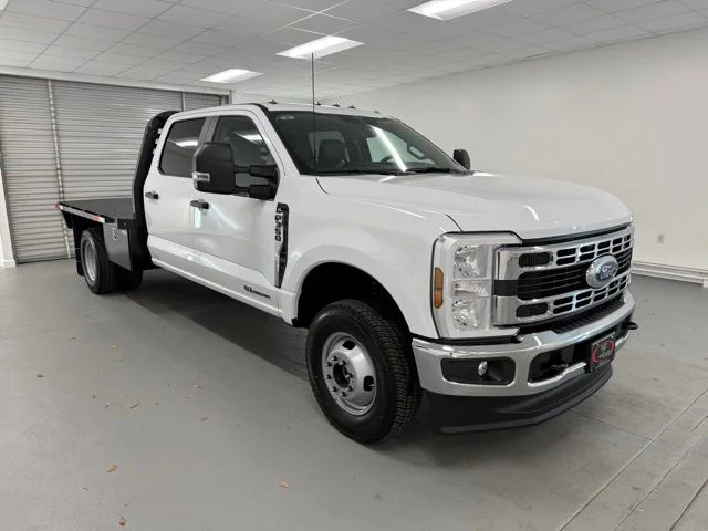 New 2026 Oxford White Ford F-350® XL image 3
