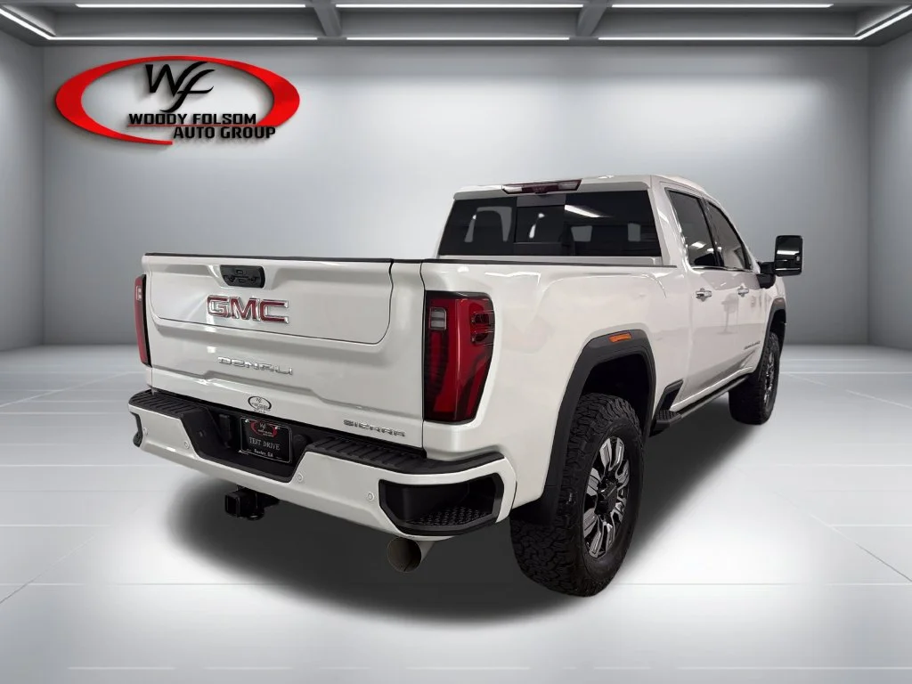 Used 2024 White GMC Denali image 6