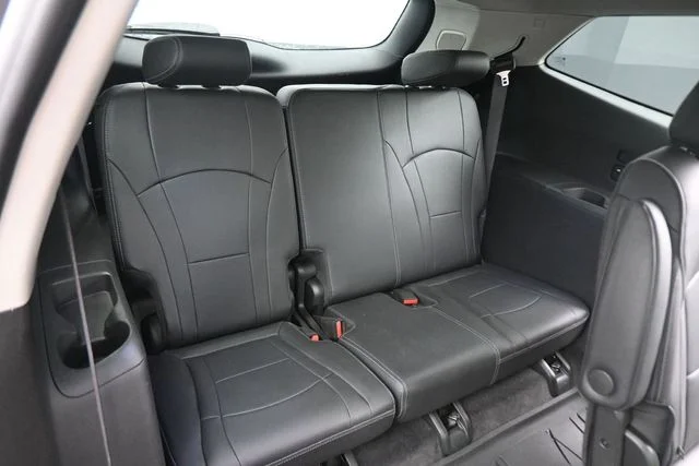 Used 2020 Red Buick Avenir image 18