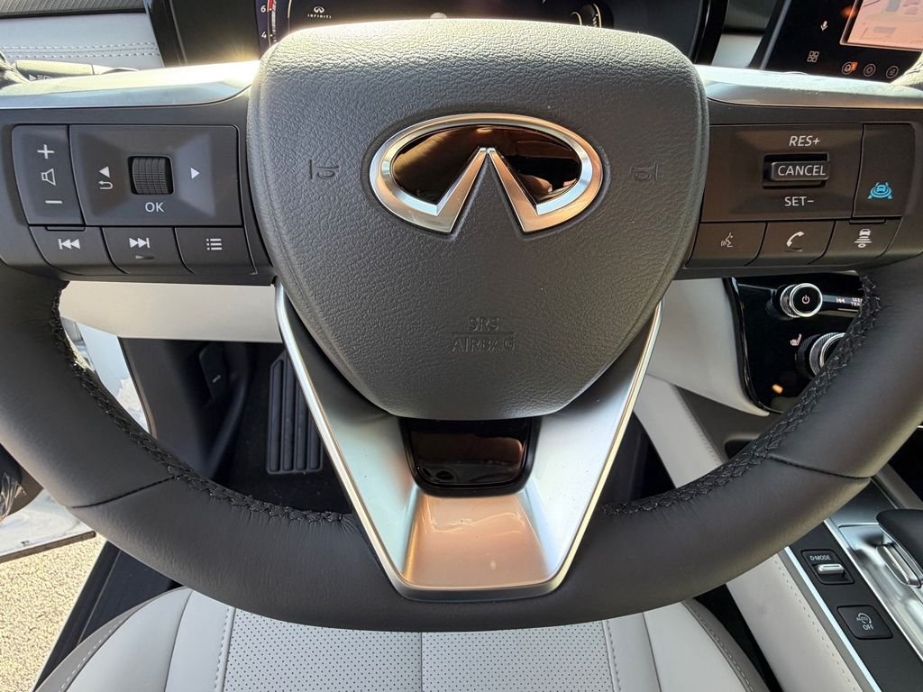 New 2027 RADIANT WHITE INFINITI Luxe AWD image 23