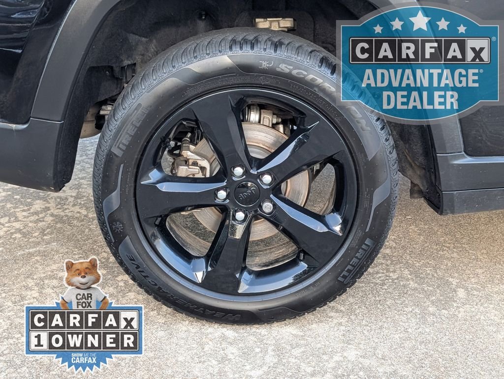 Used 2023 Black Jeep Limited 4x4 image 3