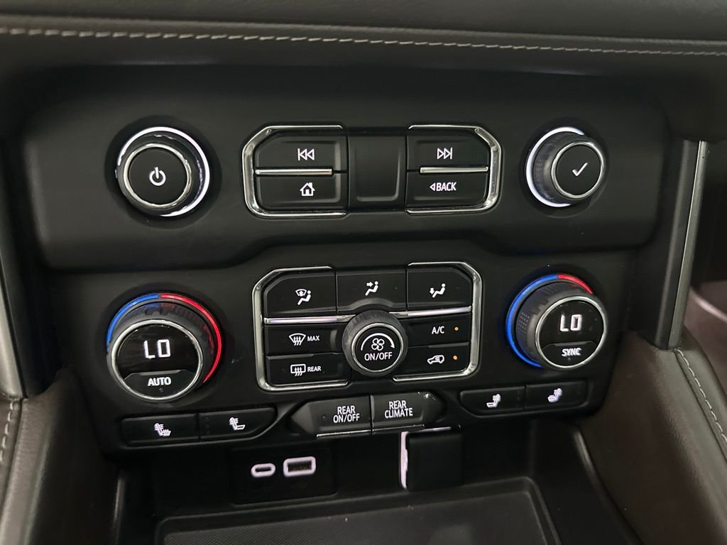 Used 2023 Black Chevrolet Z71 image 21