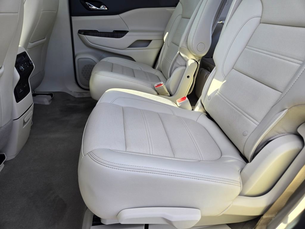 2023 GMC Acadia Denali - Photo 11
