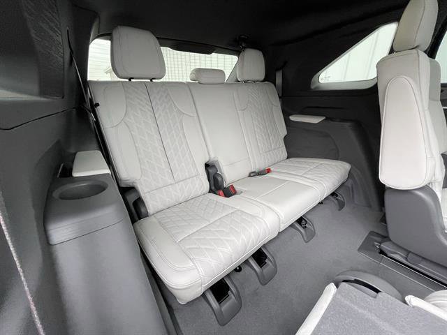 New 2026 Vibrant White Tricoat Cadillac Luxury image 19
