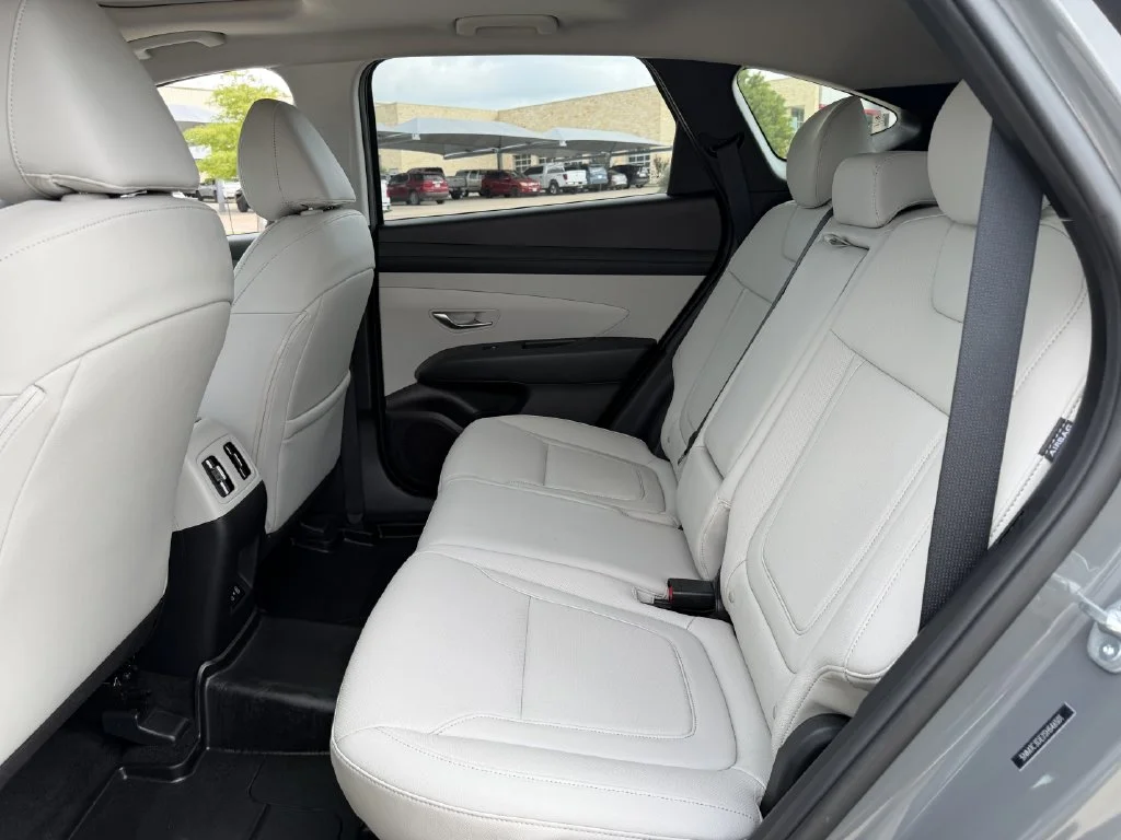 Used 2025 Gray Hyundai SEL Convenience image 27