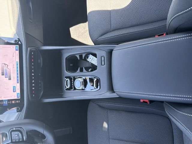New 2026 White/off-white Jeep Laredo image 31