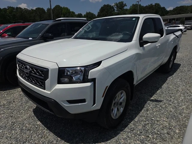2024 Nissan Frontier SV