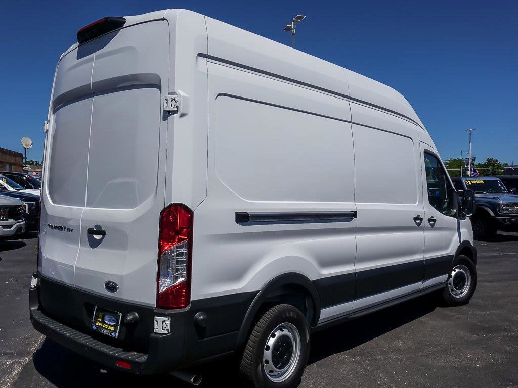 Used 2025 Oxford White Ford Base image 10
