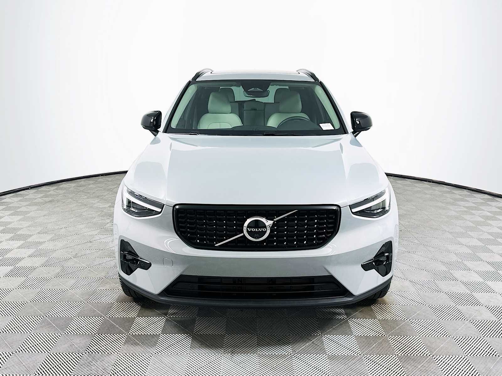 New 2026 Vapour Grey Volvo Ultra image 2