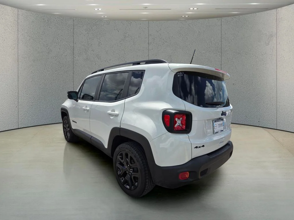Used 2023 White Jeep Altitude image 3