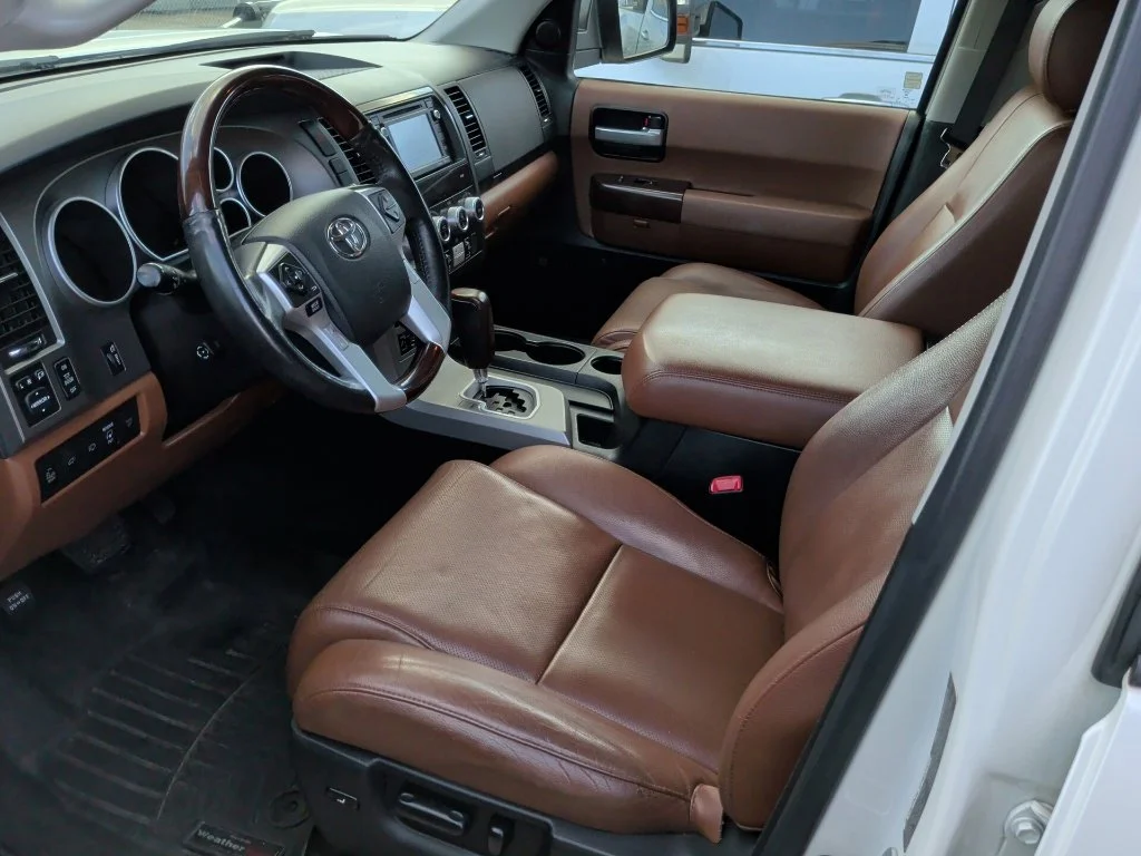 Used 2014 Blizzard Pearl Toyota Platinum image 11