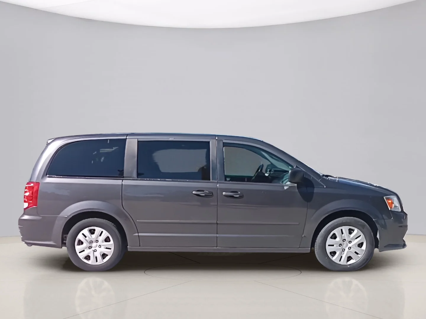 Used 2015 Gray Dodge SE image 6