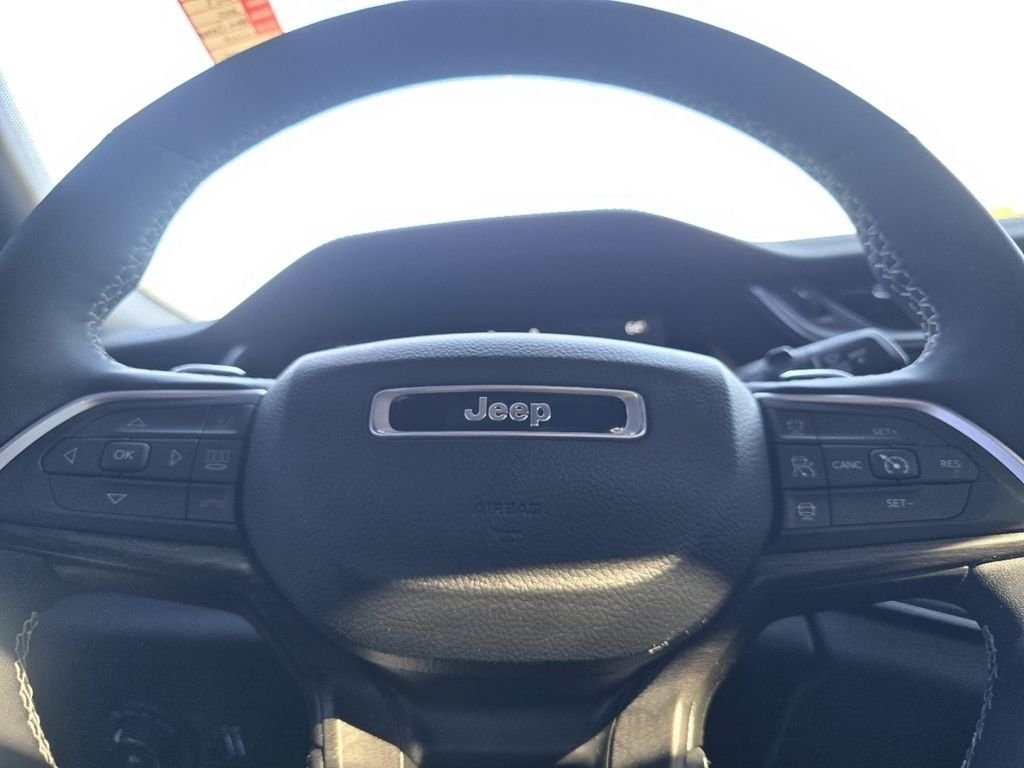 Used 2024 Silver Jeep Limited image 27