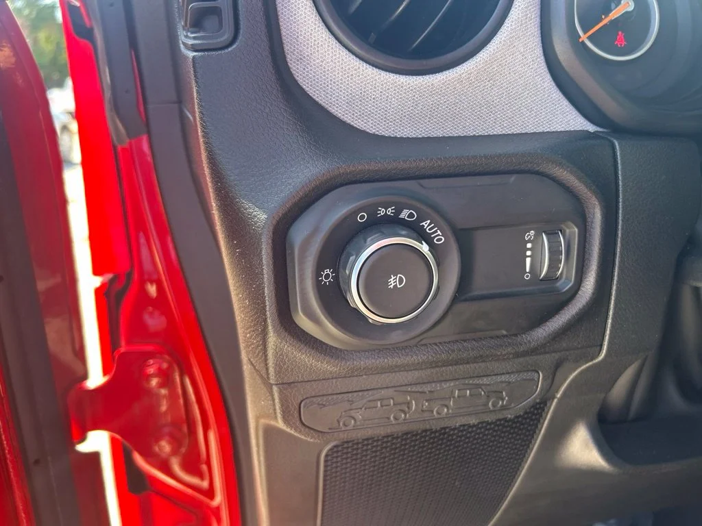 Used 2024 Red Jeep Sport S image 35