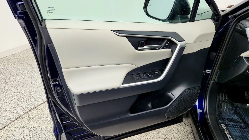 Used 2019 Blueprint Toyota XLE Premium AWD w/ Cold Weather Pkg image 11