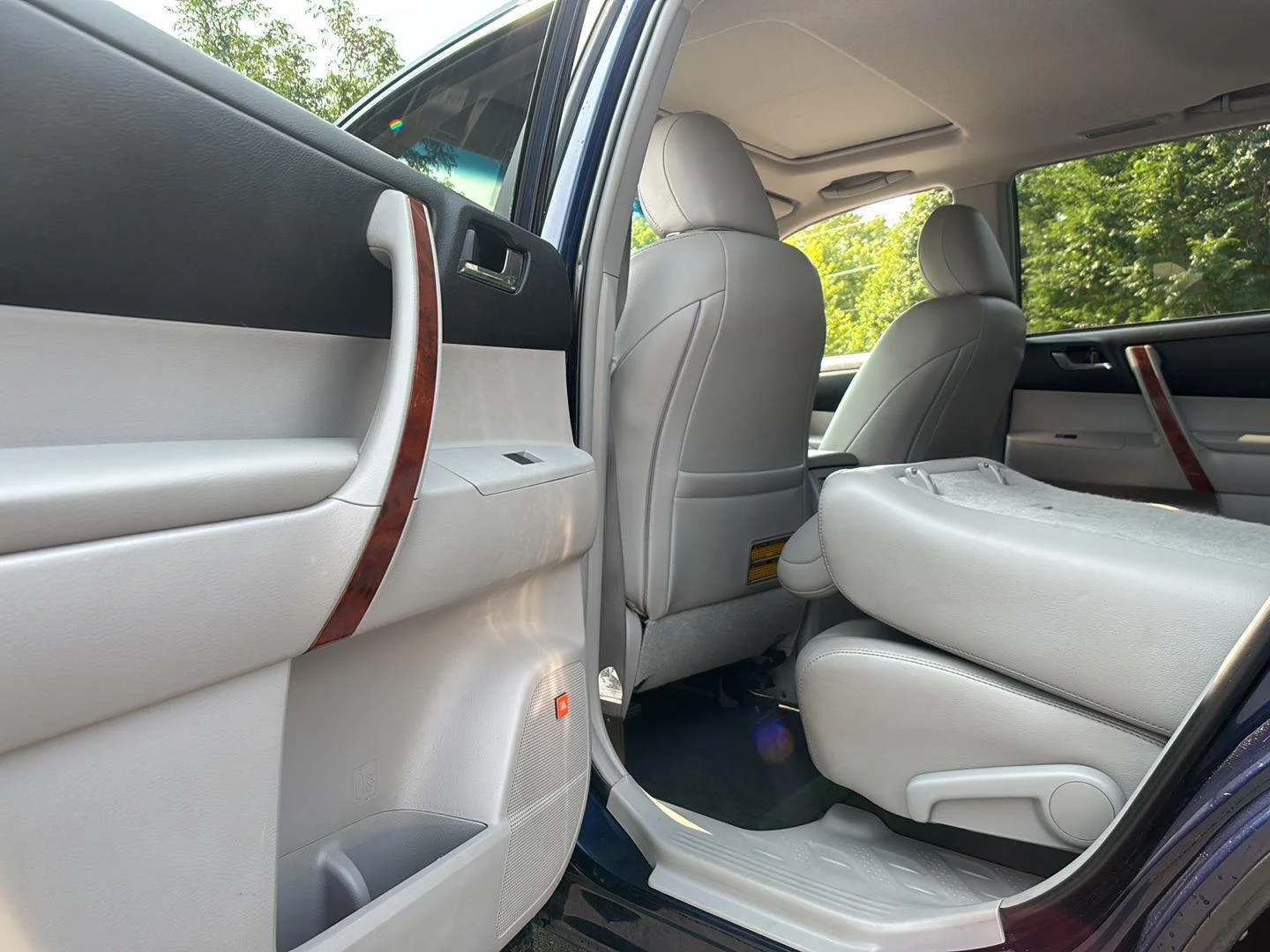 Used 2013 Nautical Blue Metallic Toyota Limited image 26