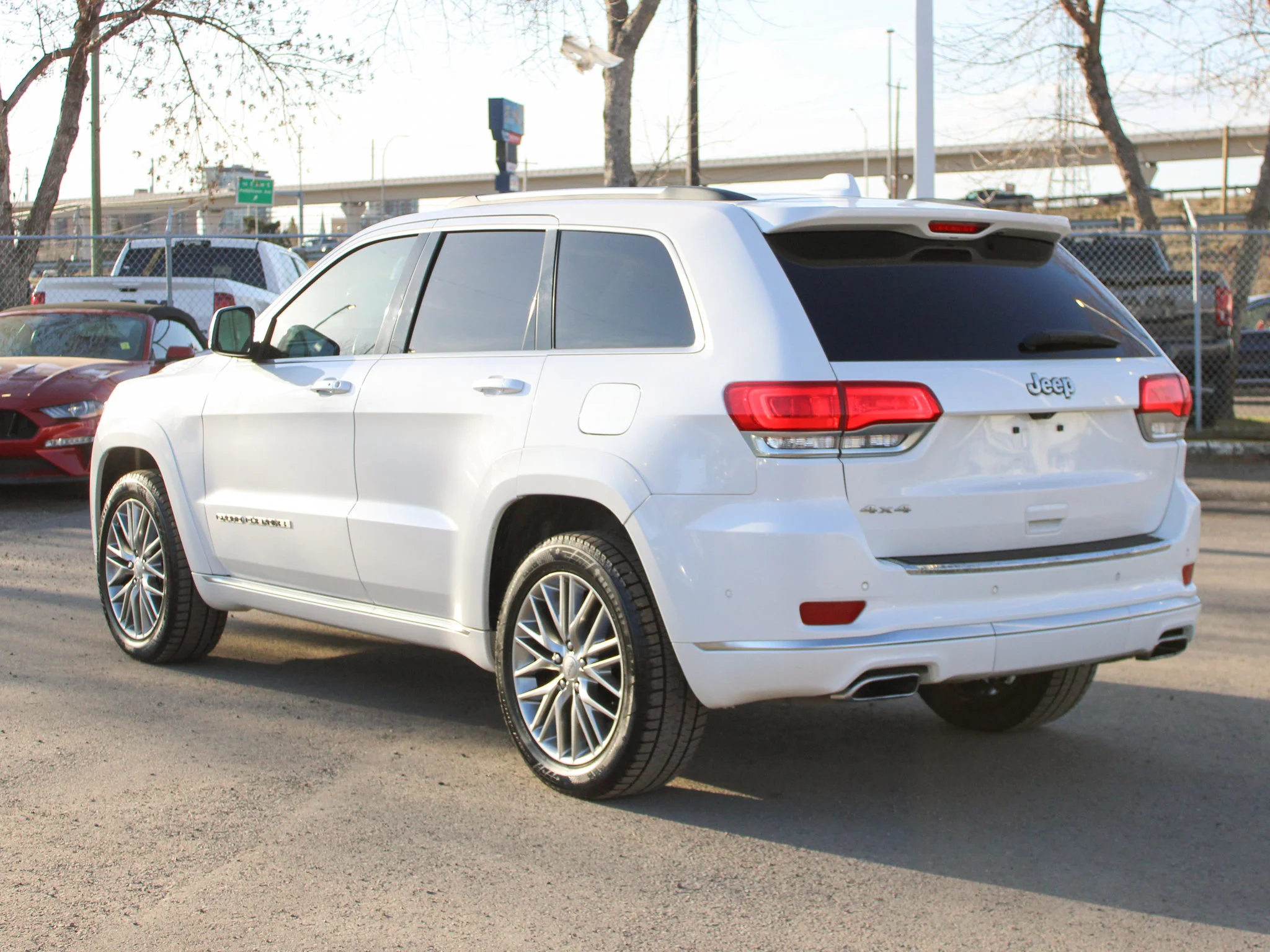 Certified Used 2018 White Jeep Summit * Mechanic Special | Winter Tires | Skid Plates | Harman/Kardon | Adaptive Cruise image 11