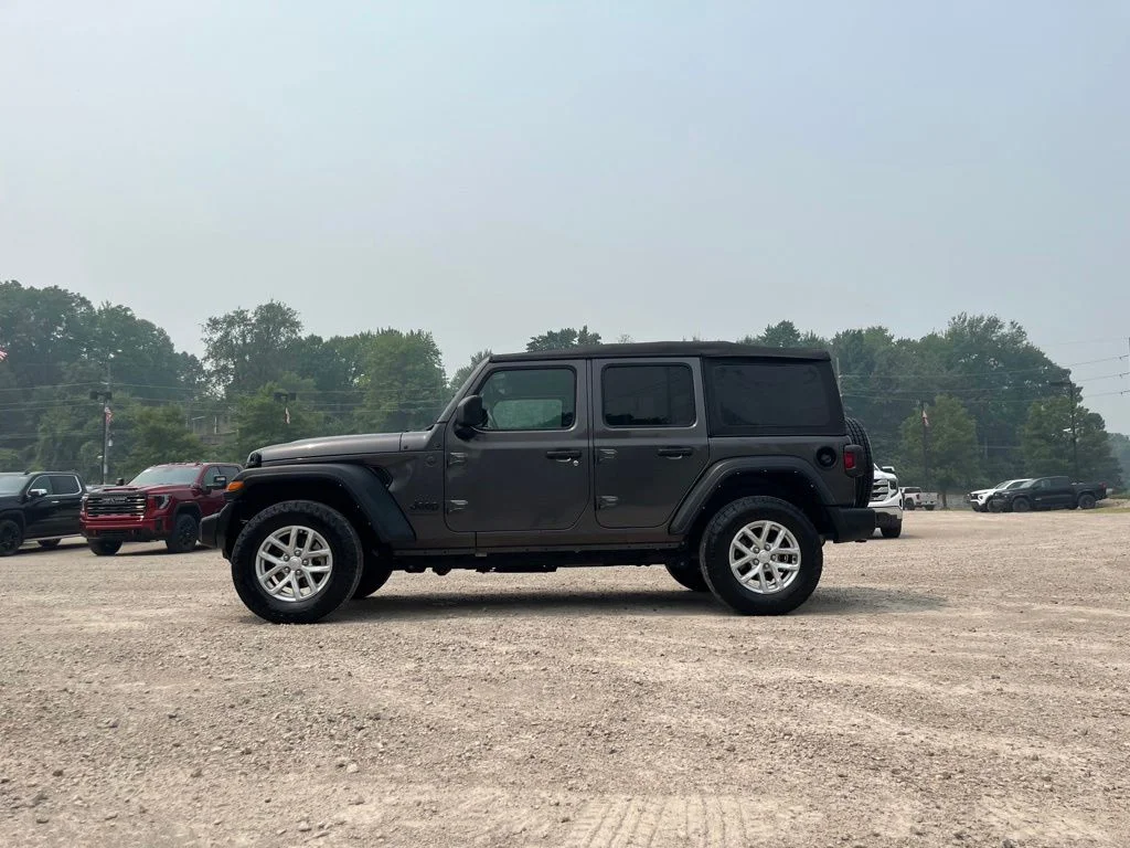 Used 2023 Granite Jeep Sport S image 12