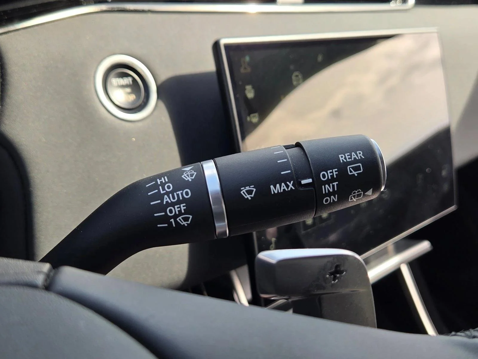 Used 2024 White Land Rover Core S image 14