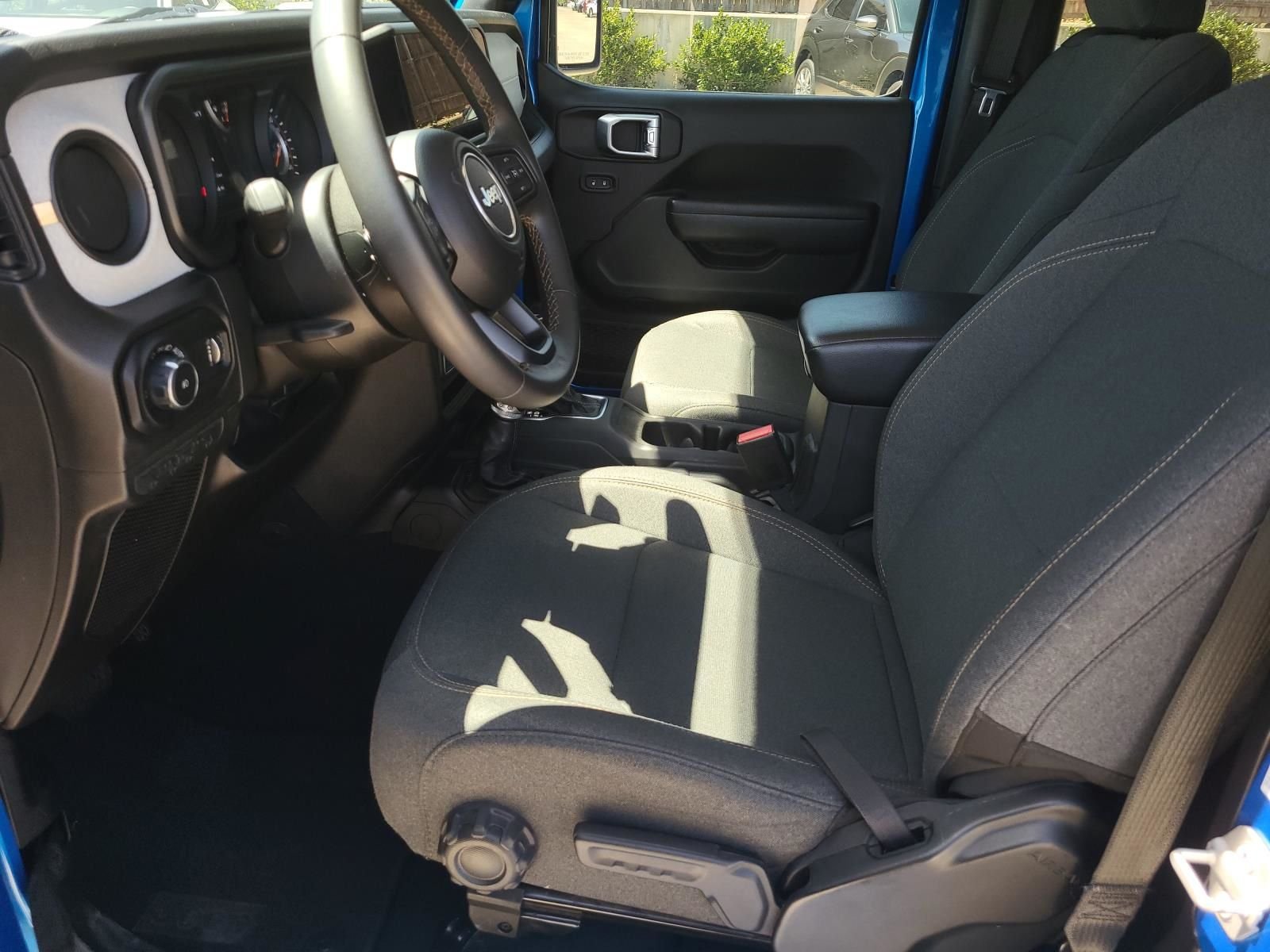 Used 2024 Hydro Blue Pearl Coat Jeep Sport S image 16