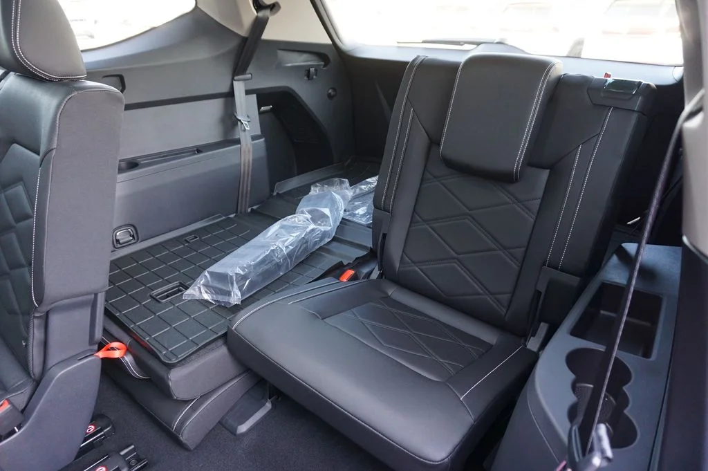 New 2026 Silver Volkswagen 2.0T SE w/Technology image 13