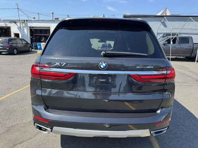 Used 2020 Gray BMW xDrive40i image 10