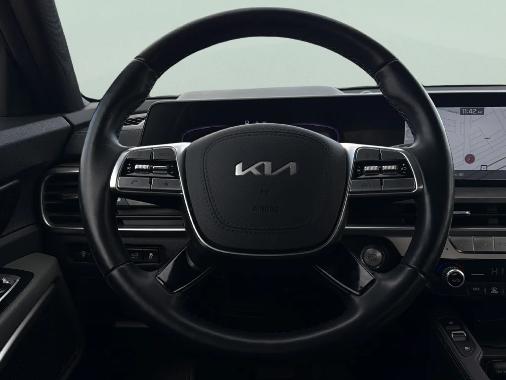 Used 2024 Jungle Green Kia EX X-Line image 29