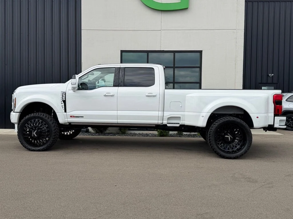 Used 2025 White Ford Platinum image 2