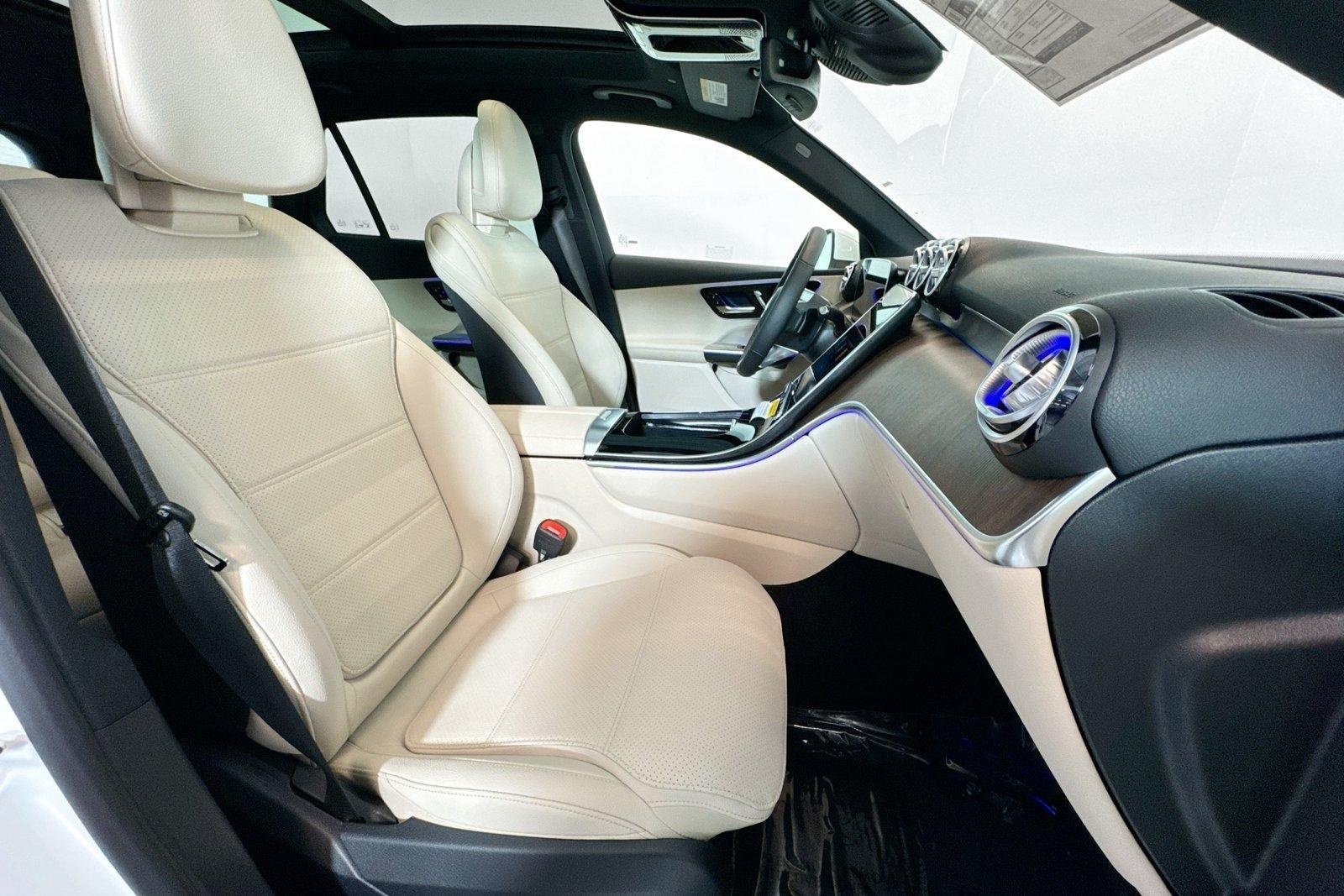 New 2026 Polar White Mercedes-Benz GLC 300 image 26